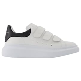Alexander Mcqueen-Oversized Sneaker Scratch in White Leather-White