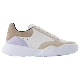 Alexander Mcqueen-Sneaker in Beige Leather-Beige