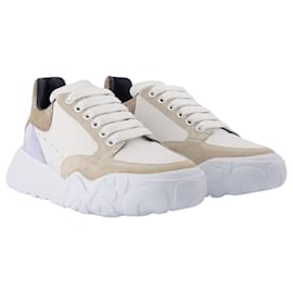 Alexander Mcqueen-Sneaker in Beige Leather-Beige
