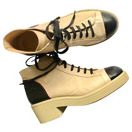 Chanel Stivali stringati in pelle Nero Rosso Beige