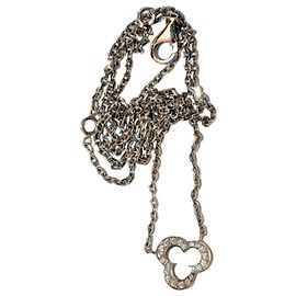 Colar Chanel Camélia em ouro branco e diamantes Prata