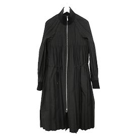 Issey Miyake Pleats Please Schwarzer Parka-Mantel Schwarz