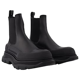 Alexander Mcqueen-Tread Slick Boots  in Black Leather-Black
