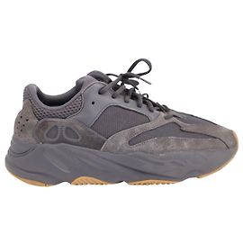 Yeezy Boost 700 V1 “Utility Black” in camoscio nero e grigio Altro Stampa python