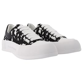 Alexander Mcqueen-Deck Sneaker in Black and White Leather-Multiple colors