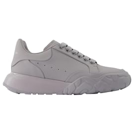 Alexander Mcqueen-Sneaker in Grey Leather-Grey