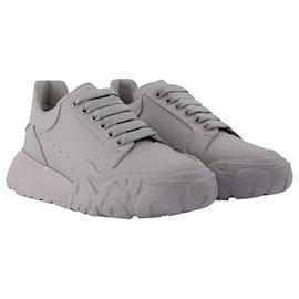 Alexander Mcqueen-Sneaker in Grey Leather-Grey