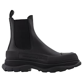 Alexander Mcqueen-Tread Slick Boots  in Black Leather-Black