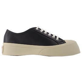 Marni Allacciato Pablo in pelle nera Nero