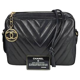 Chanel-Sac à bandoulière Chanel Chevron en cuir d'agneau noir-Noir