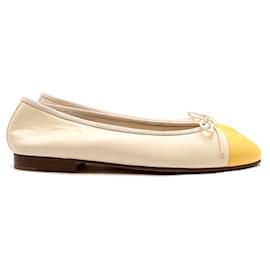 Chanel-Yellow leather CC toe cap ballerinas-White,Cream