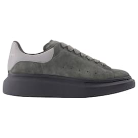 Alexander Mcqueen-Oversized Sneaker in Grey Leather-Grey