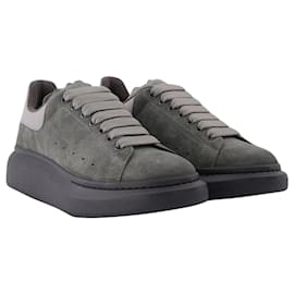 Alexander Mcqueen-Oversized Sneaker in Grey Leather-Grey