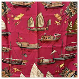 Hermès-Jonques et Sampans en soie rouge vintage Hermès Paris 1966 de La PERRIERE-Rouge