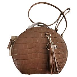 Bolsa de ombro redonda Maje em couro taupe estampa de crocodilo Marrom Taupe