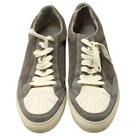 Brunello Cucinelli-Brunello Cucinelli Low-Top-Sneaker aus grauem Wildleder-Grau