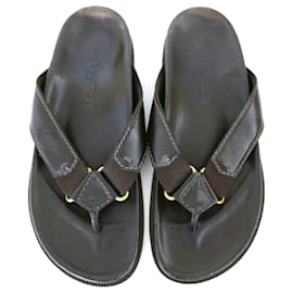 Louis Vuitton-Louis Vuitton Brown Leather Logo Embossed Sandals-Brown