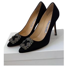 Manolo Blahnik Hangisi Black