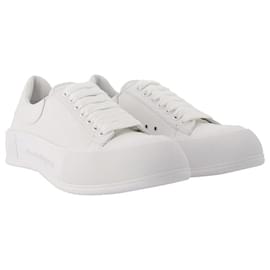 Alexander Mcqueen-Deck Plimsolls in White Leather-White