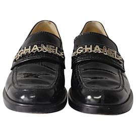 Chanel-Chanel Logo Loafers in Black Patent Leather-Black