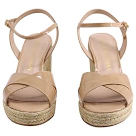 Stuart Weitzman-Stuart Weitzman Rosemarie Espadrille Sandálias de cunha em couro envernizado bege-Bege