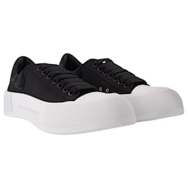 Alexander Mcqueen-Oversized Sneakers - Alexander Mcqueen -  Black/White - Leather-Black