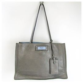 Etichetta di Prada Grigio