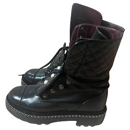 Botas Chanel de charol negro 36 Negro