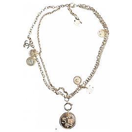 Chanel Colar e medalhas de ouro Gold hardware