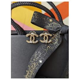 Chanel-CC B14S Logo Crystal GHW Coco Mark Classic Caixa de Brincos-Dourado