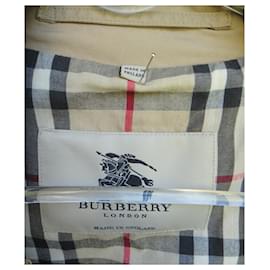 Burberry-tamanho impermeável Burberry 52-Bege