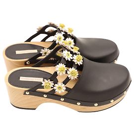 Autre Marque Fabrizio Viti Jean Floral Appliqué Clogs in Black Leather Black