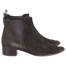 Acne Studios Jensen Ankle Boots em camurça preta Preto