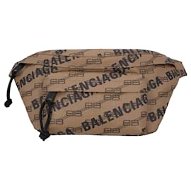 Balenciaga-Balenciaga Men Signature Monogram Gürteltasche aus beigem Kalbsleder-Beige