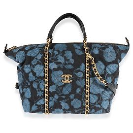 Bolsa de boliche jeans acolchoada floral azul Chanel Azul