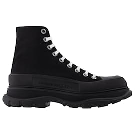 Alexander Mcqueen-Tread Slick Boots in Black Leather-Black