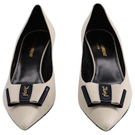 Saint Laurent-Saint Laurent Anaïs 55 Bow Pumps in Cream Lambskin Leather-White,Cream