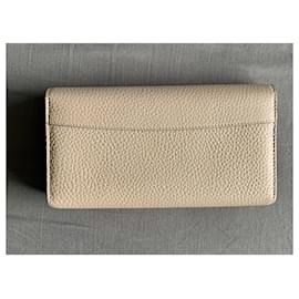 Louis Vuitton-Capucines wallet-Beige