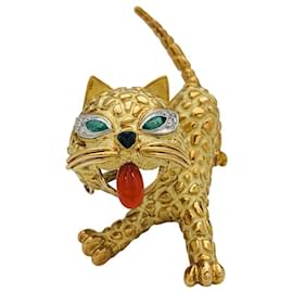 Mauboussin-Mauboussin "Cat" brooch in yellow gold, Coral, diamonds and emeralds.-Other