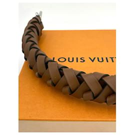 Louis Vuitton-Louis Vuitton leather accessory handle-Brown