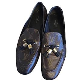 Louis Vuitton-Leather sole moccasins with intact pompoms-Brown
