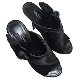 Louis Vuitton-new louis vuitton heeled mule sandal never worn 36,5 Boite-Black