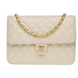 Chanel-Very chic Chanel Classic flap bag in ecru quilted leather, garniture en métal doré-Eggshell