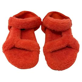 Fendi-Fendi shearling-trim open-toe sandals-Red