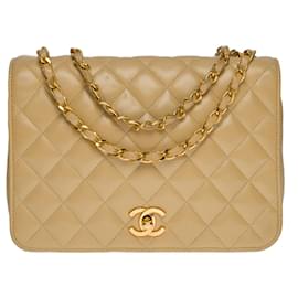 Chanel-Beautiful Chanel Classic Full Flap MM handbag in beige quilted lambskin, garniture en métal doré-Beige
