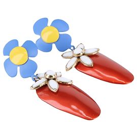 Brincos com pingente flor e morango Saint Laurent Multicor
