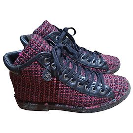 Bellissimi derby in tweed di Chanel 38 Bon état Nero Rosa