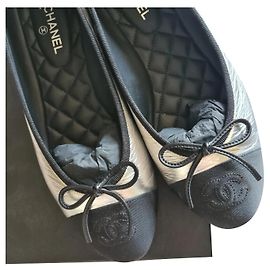 Chanel Winterkreuzfahrtkollektion 2022 Silber