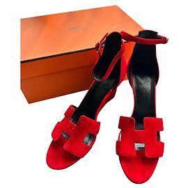Hermès Legend wedge sandal in classic Hermès red 38.5 Red