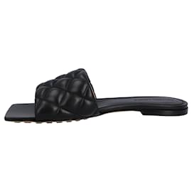 Bottega Veneta-Bottega Veneta Women Padded Flat Sandal in Black lambskin-Black